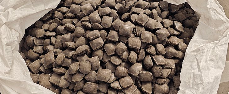 Silico manganese briquettes